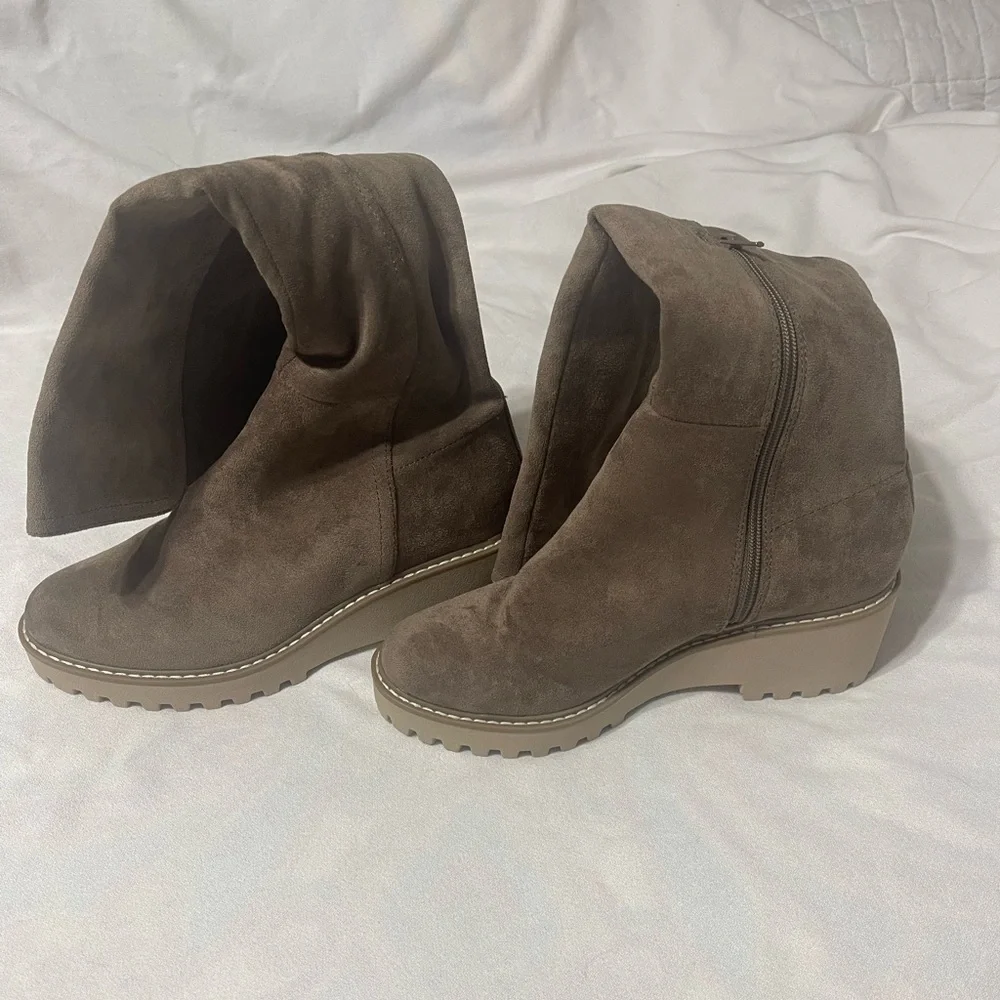 Dolce Vita Suede Lug Sole Platform  Boots Brown Size 9
